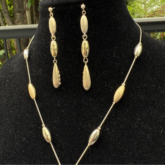 Trifari Gold Necklace and Earrings Set - Picture 5 of 16